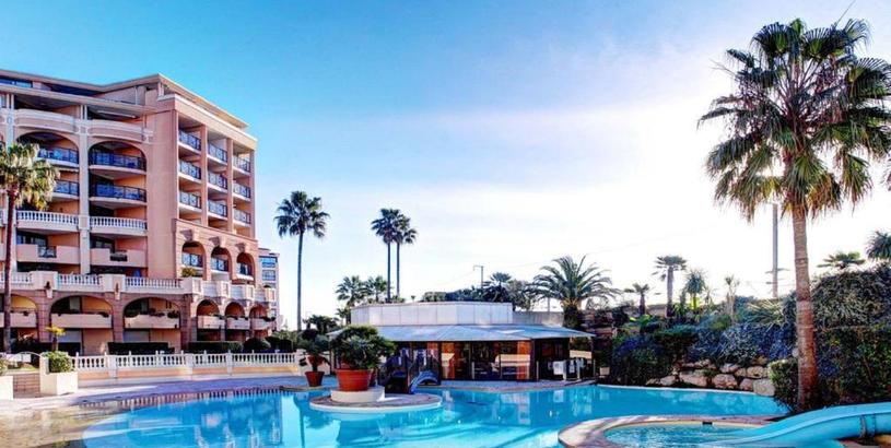 Апартаменты ZEN BEACH CANNES Sea View Apartment Beach in front X2 Pools-AC-Netflix-Wifi-Free Parking inside