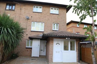Holiday home A A Guest Rooms Thamesmead Immaculate 4 Bed Rooms