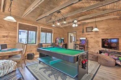 Holiday home Bear Den Rustic Mountain Getaway with Game Room!