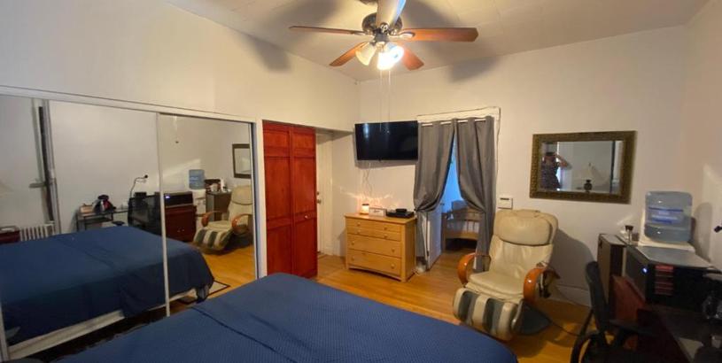 Apartments 7 Room with Jacuzzi, Massage Seat, and Parking Spac, 15 mins in bus and 7 minutes via New York Waterway Ferry to the CITY - THE BEST CHOICES!!