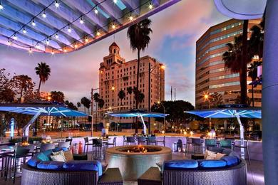 Отель Renaissance Long Beach Hotel