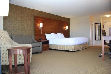 Мотель Budget Host Inn & Suites