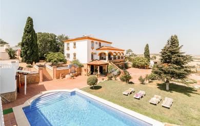 Holiday home Amazing home in Aguilar de la Frontera with WiFi, 5 Bedrooms and Outdoor swimming pool