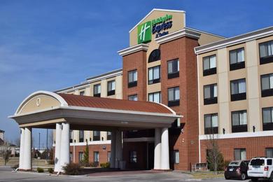 Hotel Holiday Inn Express Pratt, an IHG Hotel