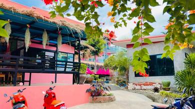 Отель Pinky Bungalow Resort - SHA Extra Plus