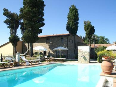 Hotel Attractive Holiday Home in Montecarelli with Pool