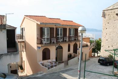 Apartments Apartments with a parking space Igrane, Makarska - 2650