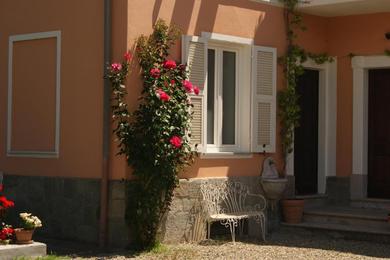 Apartments Il Melo Antico, intero appartamento in villa d'epoca nel cuore del Monferrato