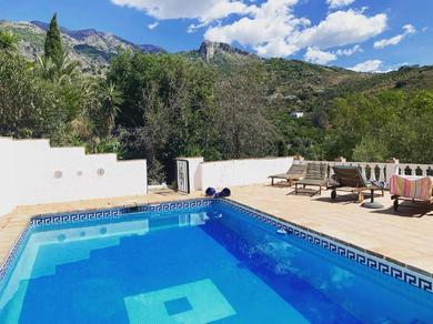 Hillside villa with private pool