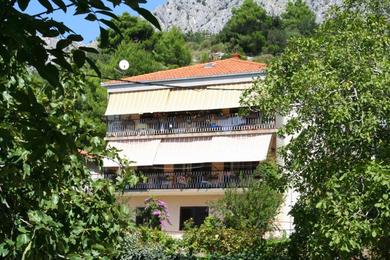 Apartments Apartments by the sea Omis - 771