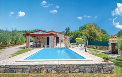 Holiday home Amazing home in Rovinj with 2 Bedrooms and Outdoor swimming pool