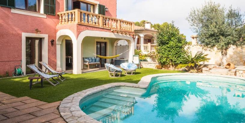 Holiday home Villa REFUGI - ideal for family or friends with pool and games room