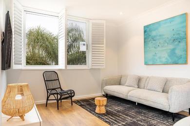 Chic apartment footsteps from Manly Beach