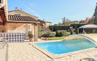 Holiday home Nice home in Espeluche with Outdoor swimming pool, 3 Bedrooms and WiFi