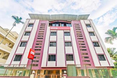 Hotel Super OYO Flagship Chaitanya Near Fun Time Multiplex