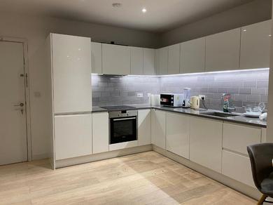 Apartments Immaculate 1-Bed Condo in Royal Wharf London