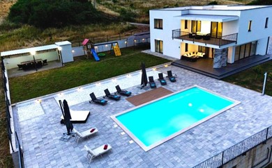 Villa Luxury Villa Rilassante-Heated Pool,Full Privacy,Children Playground
