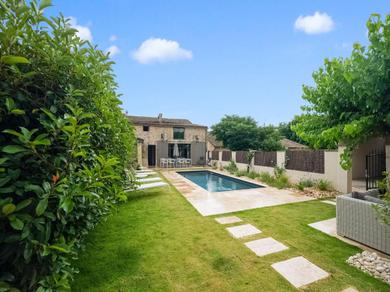 Holiday home Cottage near Uzes with Private Garden and Swimming Pool