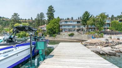 Apartments Multilevel Waterfront Suite with Boat Moorage