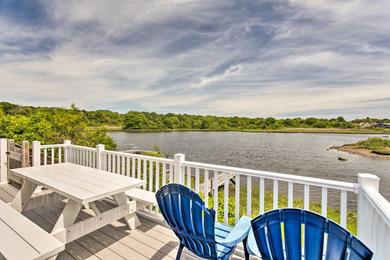 Holiday home Cozy Narragansett Cottage with Dock and Outdoor Shower