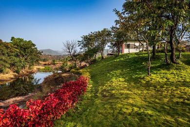 Holiday home The Lazy River Cottage - A Private Nature Retreat by cosmicstays