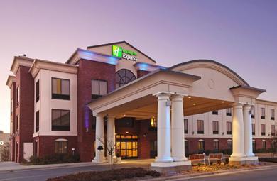 Отель Holiday Inn Express & Suites Pine Bluff/Pines Mall, an IHG Hotel
