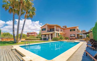 Holiday home Nice Home In Sa Torre With 4 Bedrooms, Outdoor Swimming Pool And Swimming Pool