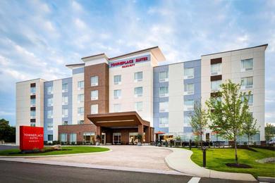 Отель TownePlace Suites by Marriott Grand Rapids Airport Southeast