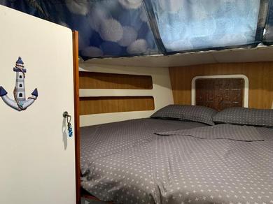 Traditional 2 bedroom houseboat Nova Natalina