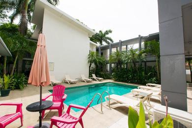 Large colorfully decorated new unit with pool near beach in Surfside