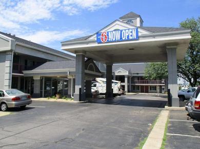 Hotel Motel 6-Alsip, IL