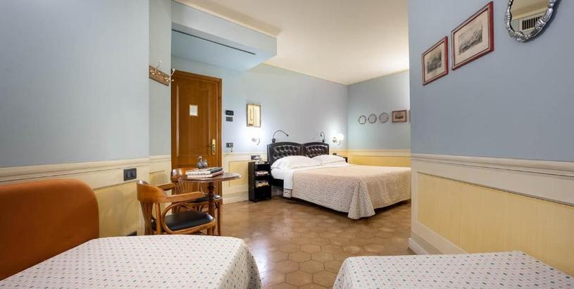 Отель Hotel San Luca
