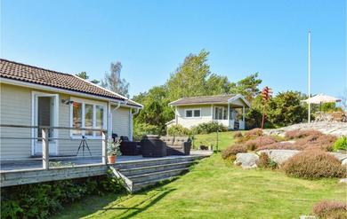 Holiday home Awesome home in Hviksns with 3 Bedrooms and WiFi