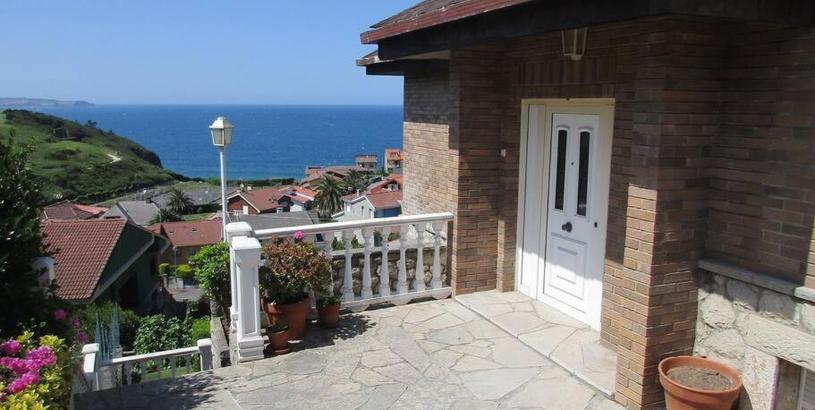 Hotel MyHouseAsturias -Xivares, Chalet con vistas al mar