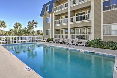 Apartments Isle of Palms Condo with Pool Access Walk to Beach!
