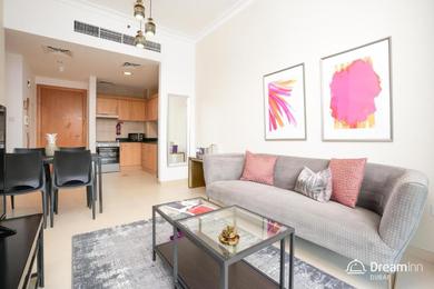 Dream Inn Apartments - Mayfair Residence
