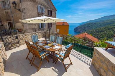 Holiday home House Bajota with terrace and sea view