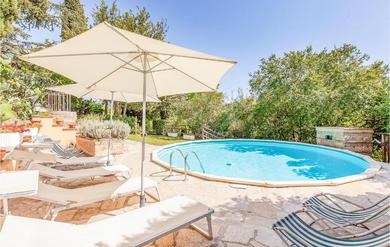 Nice Home In Crespina Pi With 6 Bedrooms, Sauna And Private Swimming Pool