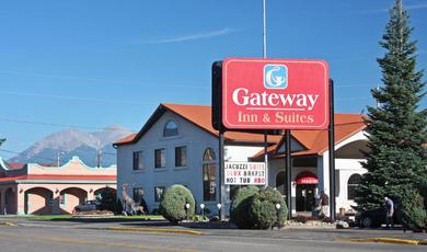 Hotel Gateway Inn and Suites