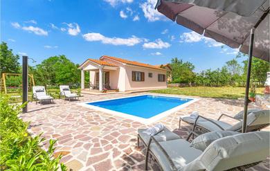 Holiday home Beautiful home in Trget with 2 Bedrooms, WiFi and Outdoor swimming pool
