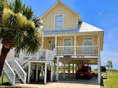 Дом отдыха Gulf front pet friendly home with private beach access!