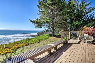 Holiday home Oceanfront Point Arena House with Lovely Deck!