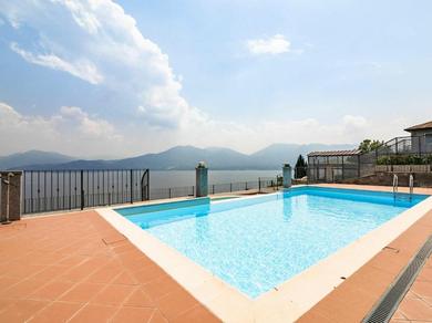 Apartments Panoramic house in a residence upon the green hills overlooking Lake Maggiore