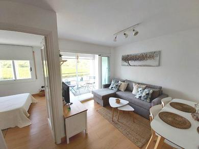 Apartments Apartamento a 300 mts de la playa, 25 minutos de Port Aventura y 50 de Barcelona