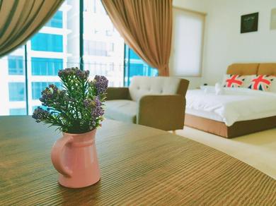 Апартаменты Simplicity Cozy For 2 // Trefoil Setia Alam