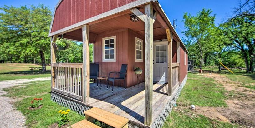 Apartments Lake Fork Tiny Home Outdoor Dining and Grill!