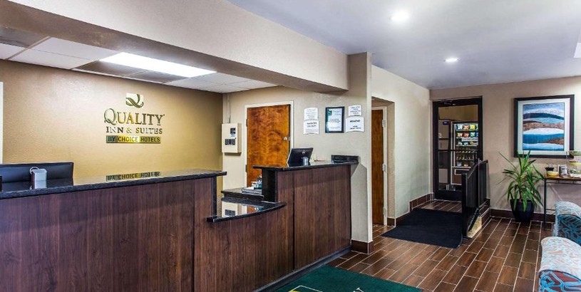 Отель Quality Inn & Suites Orangeburg