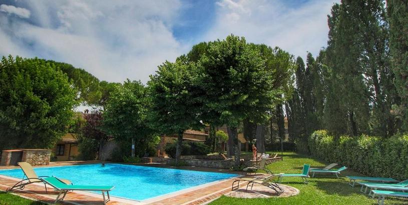 Отель Idyllic Countryside Apartment on Chianti hills with pool