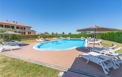 Apartments Stunning apartment in Castiglione del Lago with 2 Bedrooms, WiFi and Outdoor swimming pool