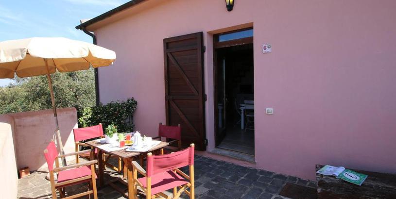 Дом отдыха Plush Farmhouse in Montalto di Castro with Terrace